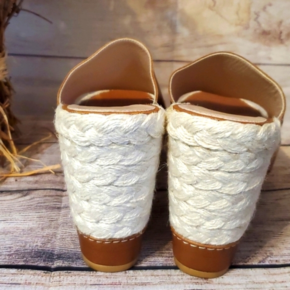 Stuart Weitzman Wedge Sandal NWOT - Picture 4 of 13